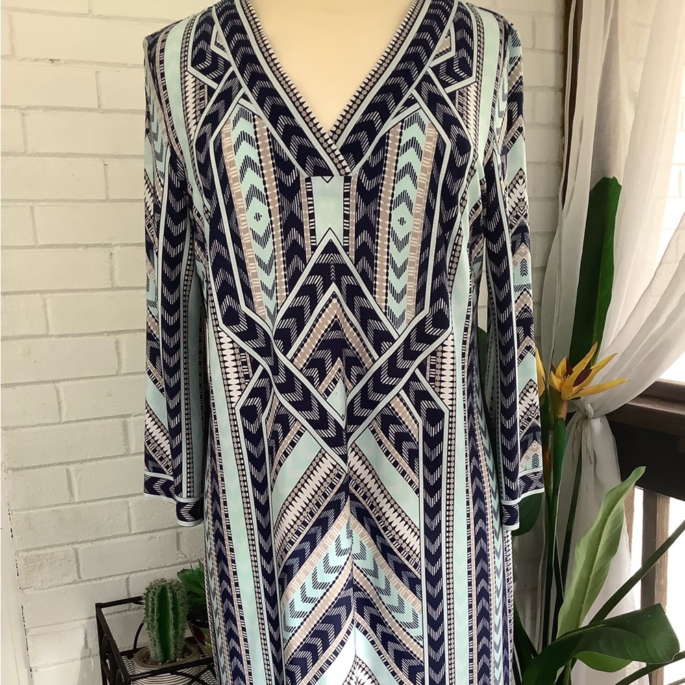 Women’s Sandra Darren 3/4 length sleeve Geometric Design v-neck Dress Size 10